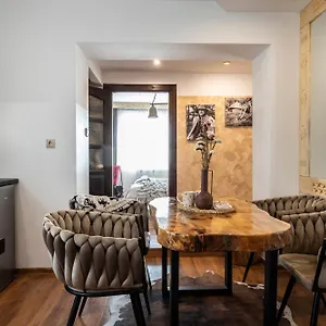 https://willa-chwost-pokoje-apartamenty-z-wypozyczalnia-rowerow-i-nart.zakopanehotels.org